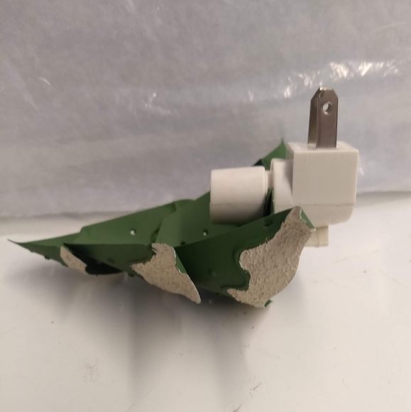 Evergreen Metal 2D Layered Pine Tree Christmas Night Light Holiday Décor 4"h - Picture 6 of 6